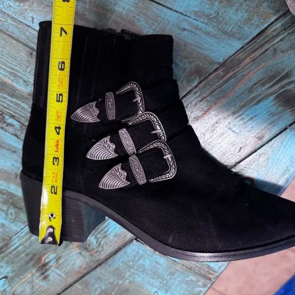 Revamped  by Sirens Westen Ankle Boots Black Faux Suede Size 9 - Picture 11 of 12
